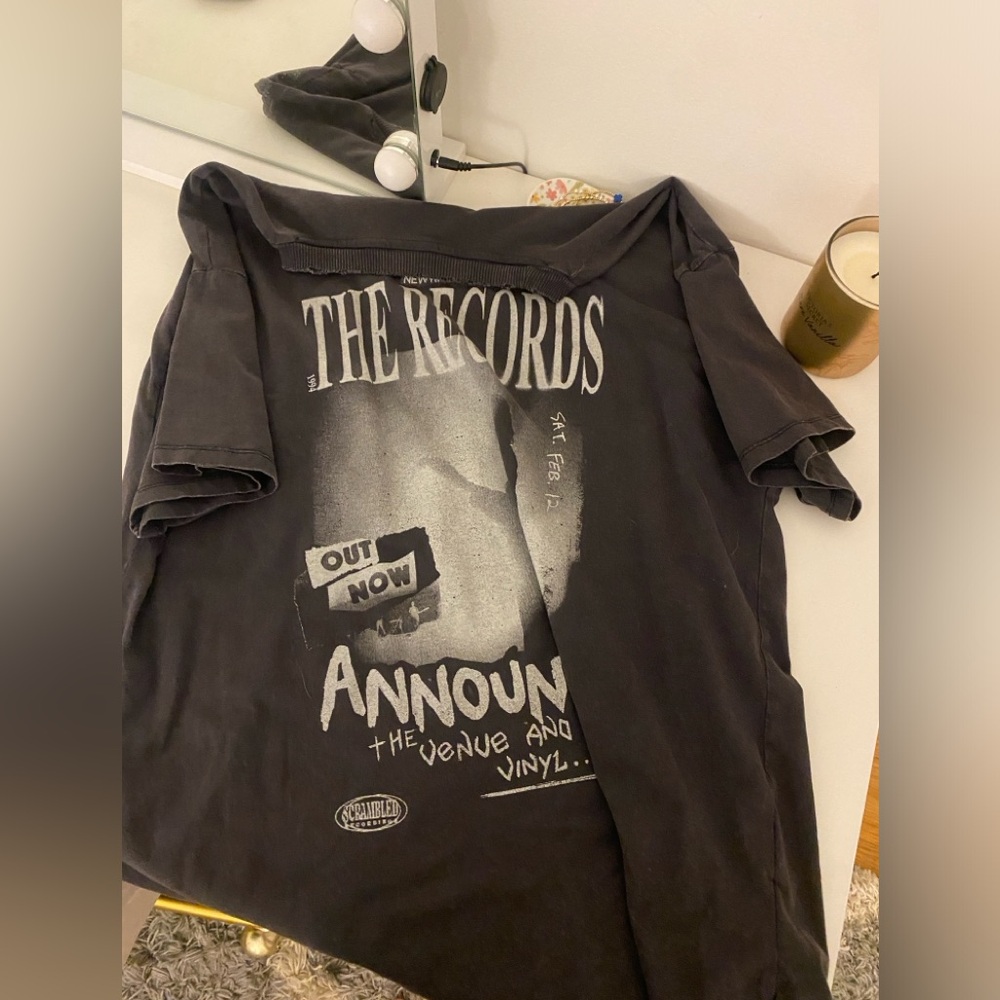 graphic tee- medium